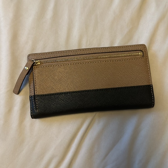 Kate Spade Wallet - Picture 2 of 3